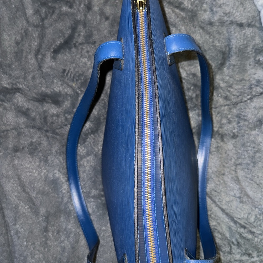 Women’s or Men’s Louis Vuitton Blue Epi Saint Jacques Bag! Excellent Condition - Picture 7 of 17